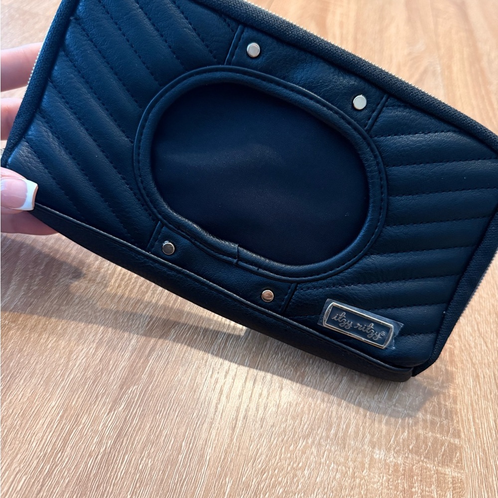 Itzy Ritzy Black wipes case